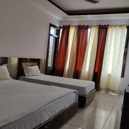 Oyo Hotel Laksh Kurukshetra Exterior foto