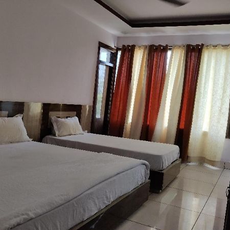Oyo Hotel Laksh Kurukshetra Exterior foto